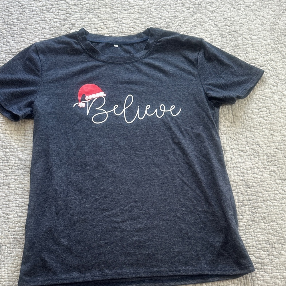 Women’s dark gray 'Believe' T-Shirt